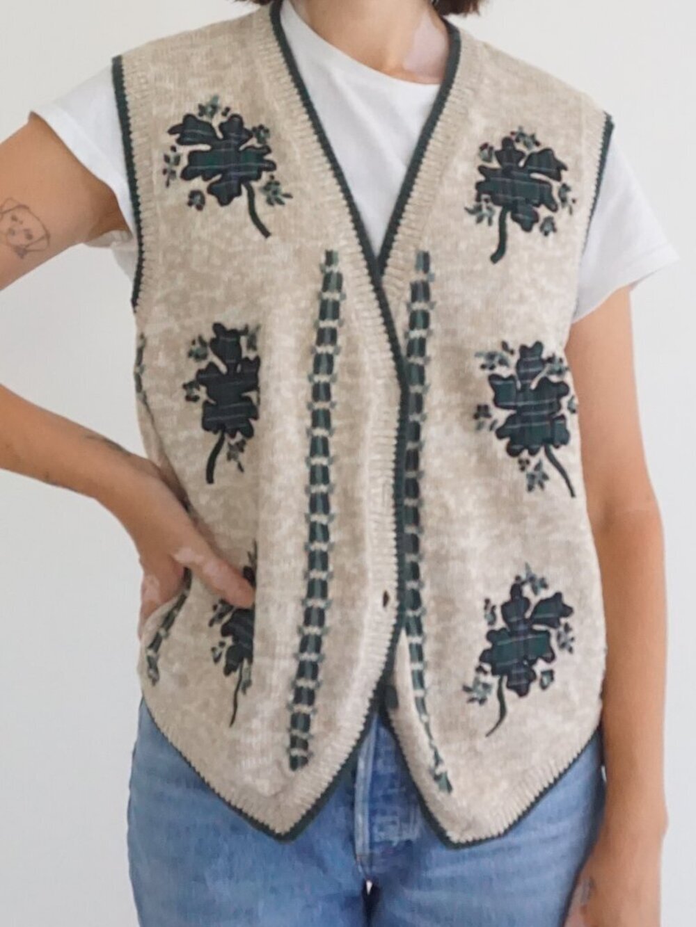 Vintage Christopher & Banks Cream Floral Hand Embroidered Knit Vest Cottage L